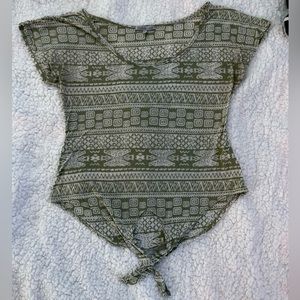 Charlotte Russe Scoop Neck Short Sleeve Top